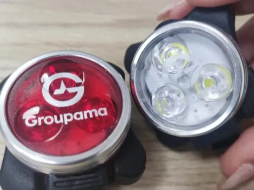 Des kits-lumière distribués aux cyclistes à Dijon 