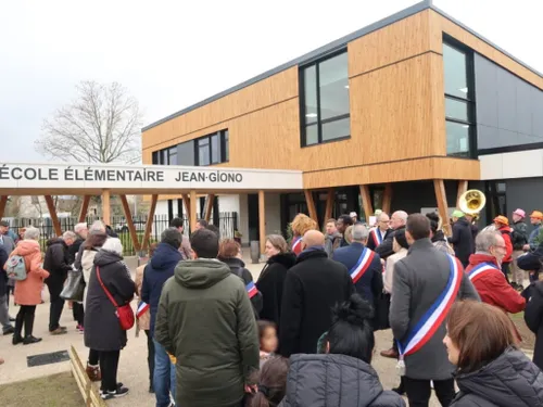 Une nouvelle école en bois s'est installé à Carrières-sous-Poissy