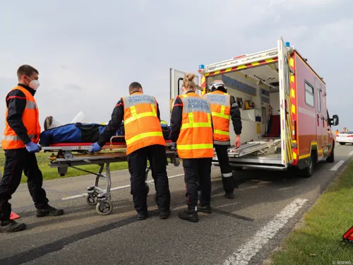 Trois blessés dans une collision frontale hier soir à Coulombs