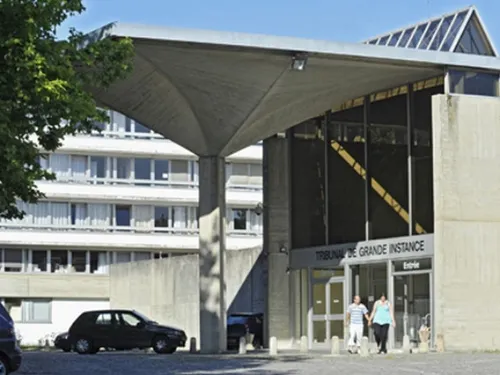 Un homme comparaitra demain devant le tribunal pour avoir tenté...