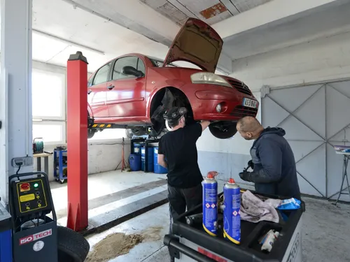 Garage solidaire à Saint-Nazaire : des véhicules "loués à des...