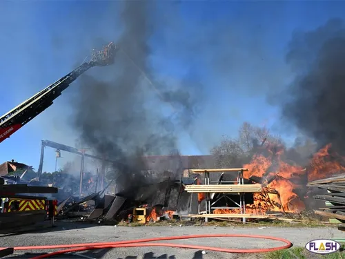 Haute-Vienne : incendie dans une Scierie à Meuzac 