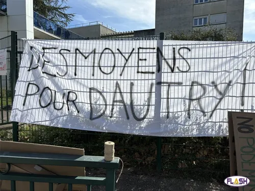 Mobilisation au lycée Raoul Dautry contre la baisse de la dotation...