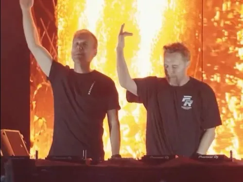 David Guetta & Armin Van Buuren, réunis sur « In The Dark » !