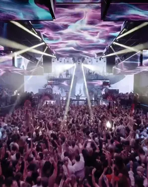 David Guetta fait le show à [UNVRS] Ibiza