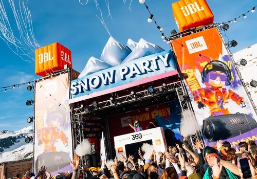 ANTOINE BADUEL vous offre VOTRE SEJOUR A LA JBL SNOW PARTY A VAL...