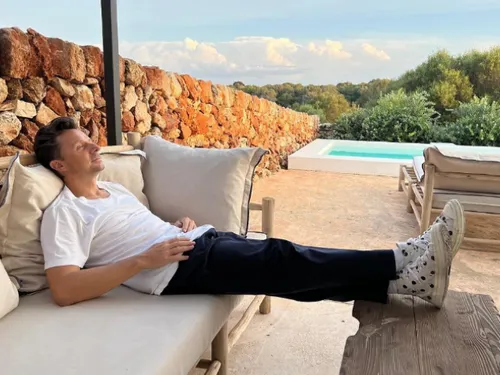 Martin Solveig prolonge l'été avec "I Don't Wanna Work"