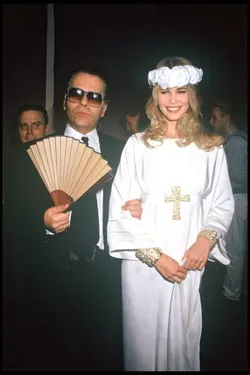 FG CHIC MYTHIQUE : Claudia Schiffer – Eine Ikone 