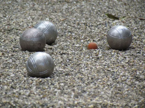 Arudy : concours de pétanque