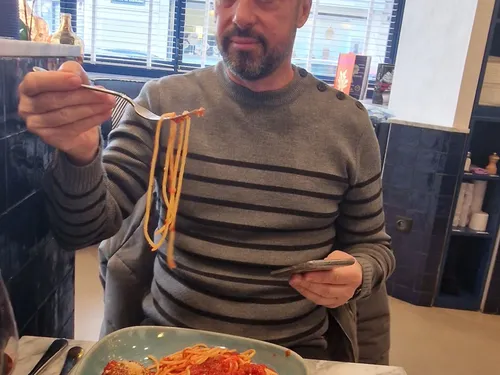 Quand Ludo mange italien avec un Italien !