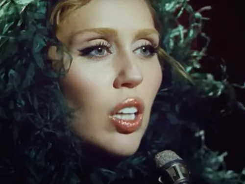 Miley Cyrus dévoile les premiers titres de son prochain album «...