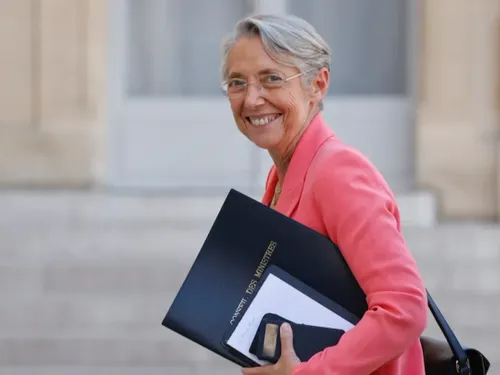 Elisabeth Borne dans la Nièvre vendredi, un premier déplacement en...