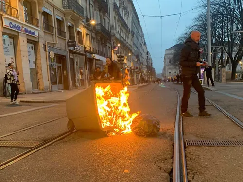 Saint-Etienne : des dégradations et 7 interpellations jeudi soir