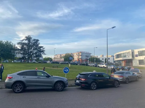 Saint-Etienne : une centaine de taxis mobilisés ce lundi matin