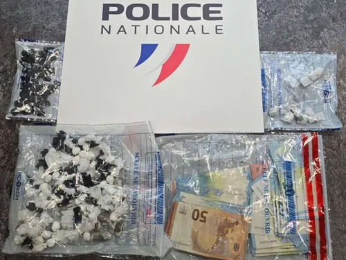 Cocottes de cocaïne, argent en liquide, un ado de 14 ans soupçonné...