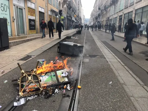 Retraites : tension palpable dans les rues de Saint-Etienne