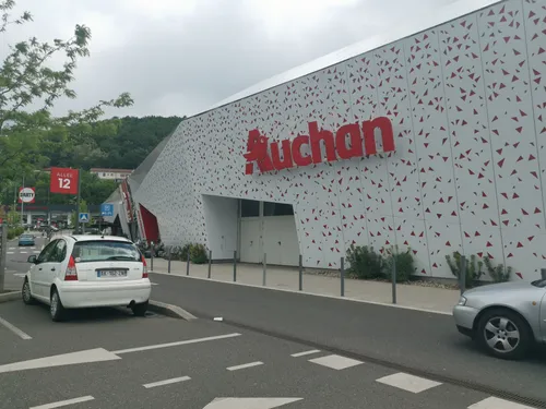 Saint-Etienne : exit Géant, Auchan Monthieu ouvre ce mardi