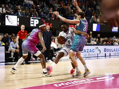 Basket : la Chorale et le SCABB fragilisent leurs positions