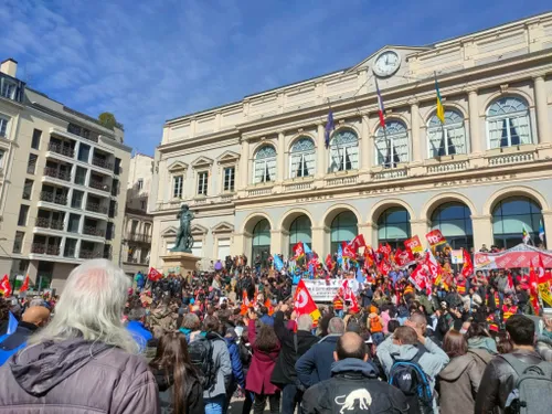 Une manifestation "contre Macron et Barnier" annoncée le 21 septembre