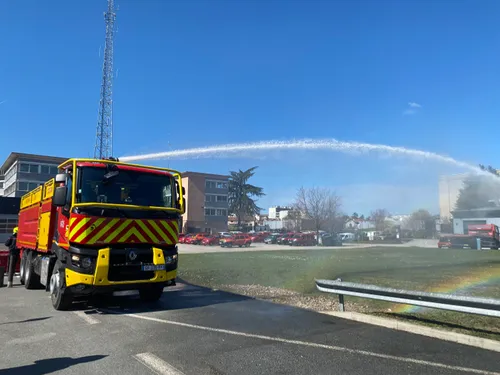 Un nouveau camion-citerne pour les pompiers de la Loire