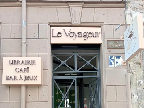 Saint-Etienne : Le Voyageur, une librairie bar à jeux va ouvrir ses...
