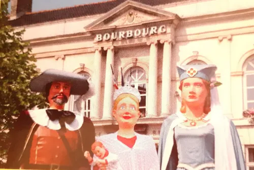 Cortège de Gédéon et Arthurine avec sa Garde et ses Petits Chevaux...
