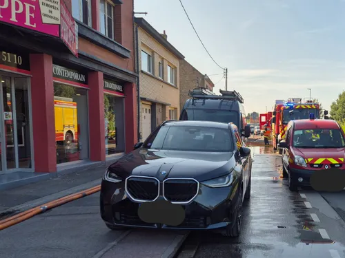 Un incendie dans un entrepôt à Cappelle-la-Grande ce mercredi 