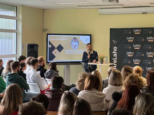 Camille Delcroix partage sa passion avec les étudiants de Saint-Omer