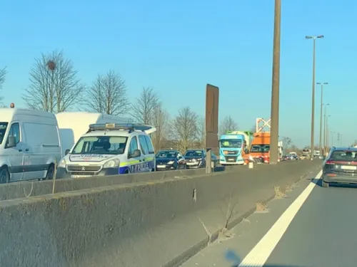 Deux blessés dans un accident sur l'A16 à hauteur d’Offekerque et...