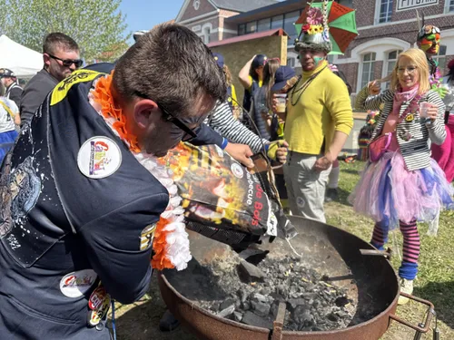 Soleil et convivialité pour la fin du carnaval à Pitgam