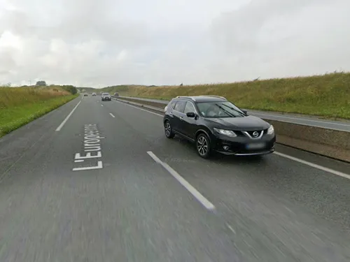 Une voiture percute un bus sur l'A16 ce mercredi, à hauteur de Frencq