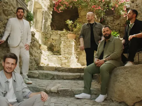 Patrick Fiori dévoile un clip tourné en Corse avec les talents de...