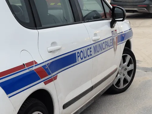 Agression à l'arme blanche, la victime se réfugie à Auchan...