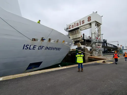 Un membre d'équipage décède sur un ferry à quai à Calais