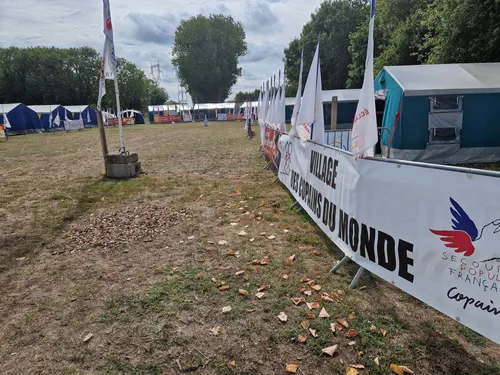 Gravelines : une cinquantaine de tentes, des terrains de foot, de...