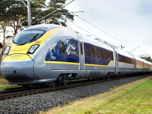 Un Eurostar bloqué près de Calais, à Hames-Boucres, depuis 10h30 ce...