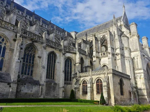 Saint-Omer : la cathédrale se dégrade trop, des travaux de...