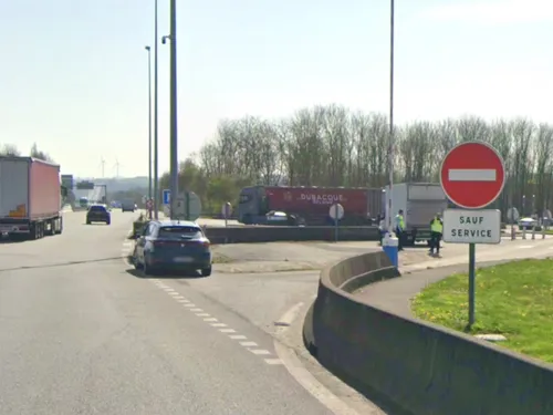 Un véhicule à contresens signalé sur l’A26 à Setques