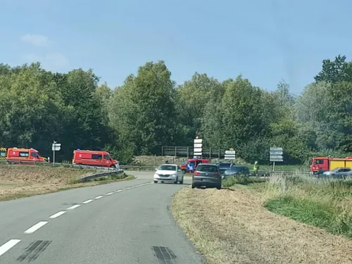 Une moto et une voiture se sont percutées à Brouckerque en début...