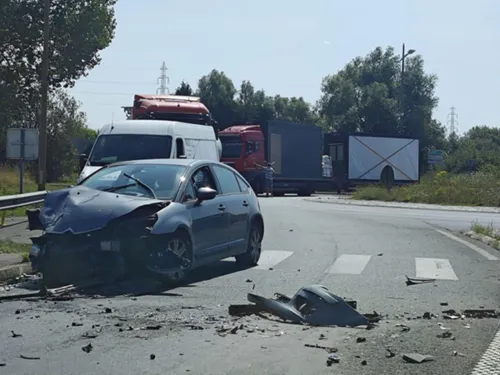Un accident spectaculaire près de Watten, ce mardi, en début...