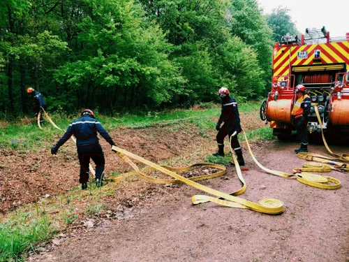 Feu de végétation à Équihen-Plage : accès compliqué pour les...
