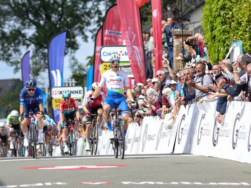 Boucles de la Mayenne 2024. Émilien Jeannière s'offre sa première...