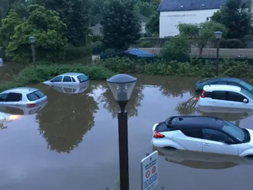 EN IMAGES. Des habitants évacués, des rues inondées : Craon sous l'eau