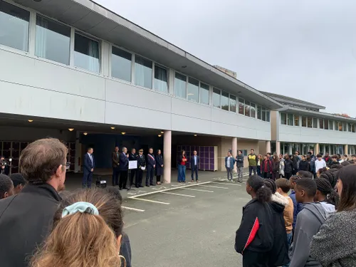 Angers. Le collège Jean-Mermoz rend hommage à Samuel Paty et...