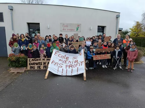 Maine-et-Loire. De Segré à Marigné, parents et élus protestent...