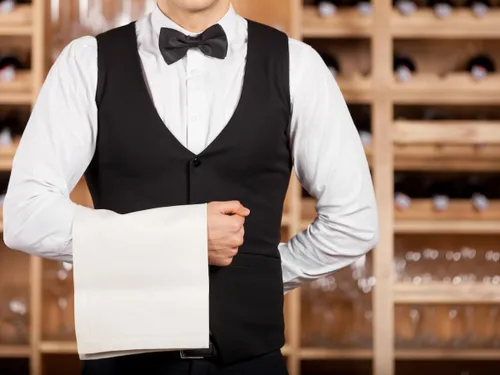 Le restaurant "Le XIIIème" recrute un apprenti.