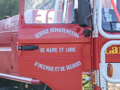 Angers. Deux voitures incendiées dans le quartier de la Roseraie