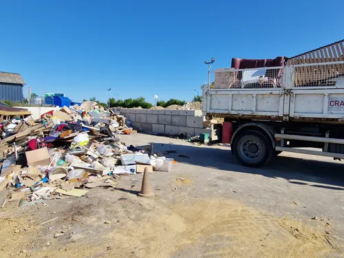 Craon. Une semaine après les inondations, 300 m3 de déchets...