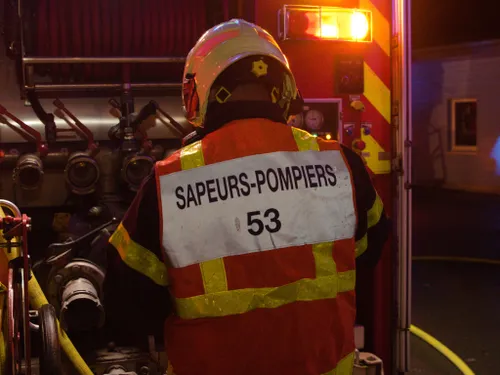 En Mayenne. Un bâtiment agricole détruit par le feu