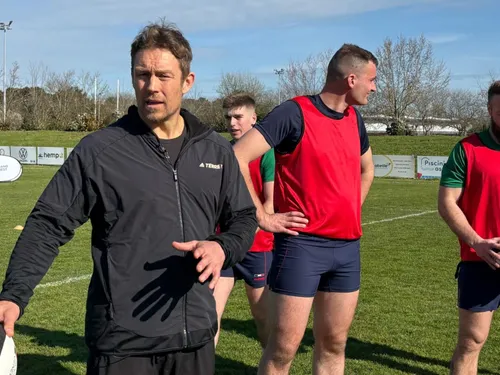 Angers. "C'est une légende" : Jonny Wilkinson sur les terrains du...